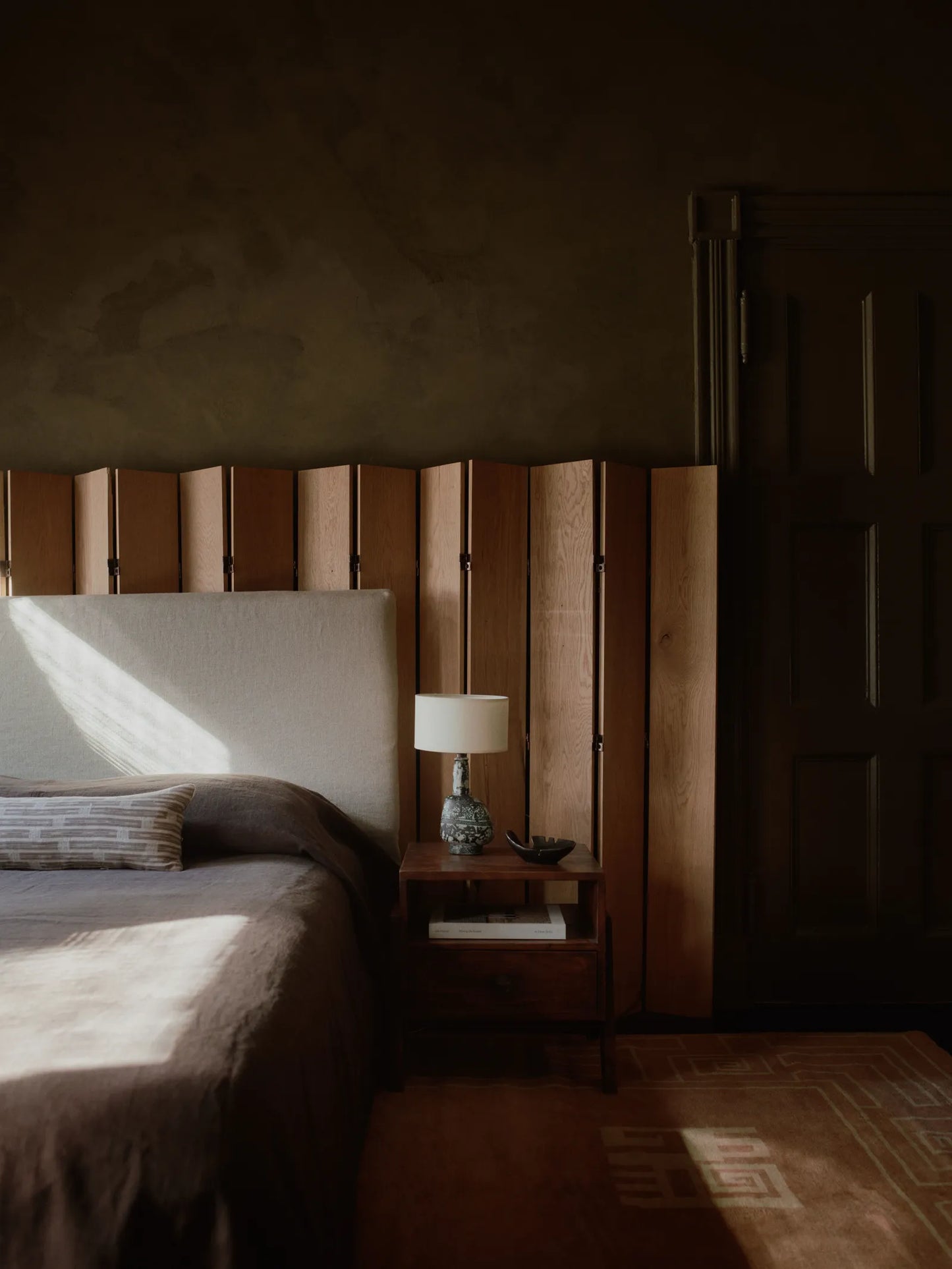 Bi-Fold White Oak Screens